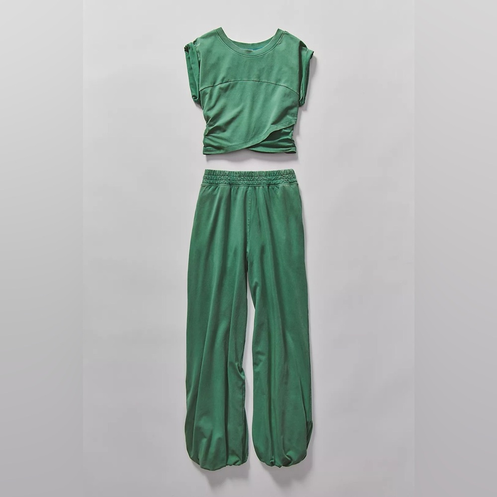 NWOT Free People Movement Hot Shot Crossover- Heritage Green Pants - Picture 5 of 13